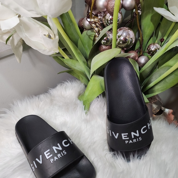 Givenchy Logo  Women Pool Slides size6 - Picture 2 of 13